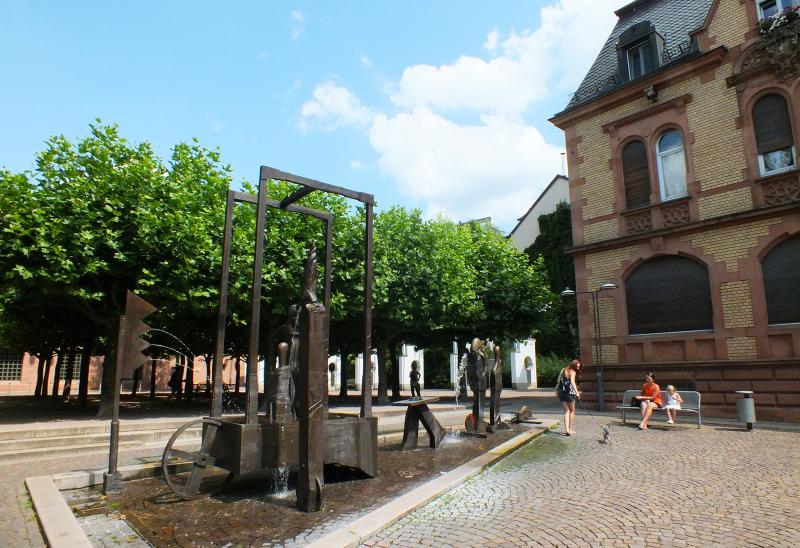  Wolfsthalplatz