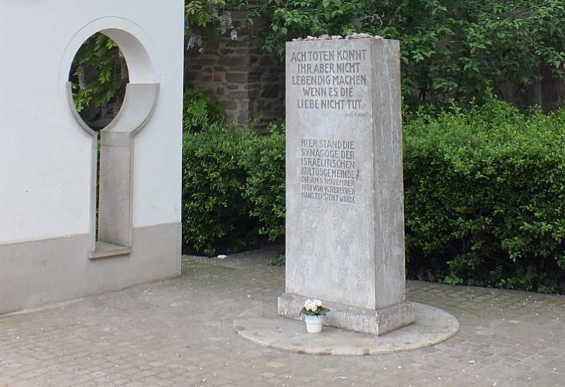  Gedenkstein 1946 Wolfsthalplatz